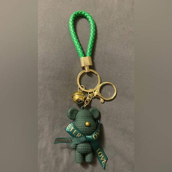 🔥Free With purchase For Posh Show 🔥🔥🔥Resin Teddy Stylish Keychain - Picture 4 of 5